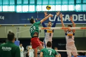 "Скуадра адзура" отвърна с пет поредни гейма срещу България