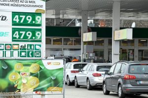 В Унгария от утре петък евтин бензин ще могат