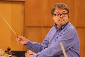 БНР склони да продължи договора на диригента Марк Кадин с 1 година