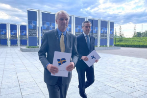 Финландия и Швеция подадоха днес заедно молби за членство в НАТО  Посланиците