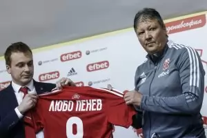 Пенев се заяде с Гриша Ганчев на старта си с "ЦСКА 1948"