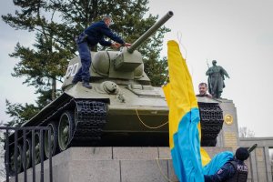 Кметството в Берлин забрани да се развяват руски и украински