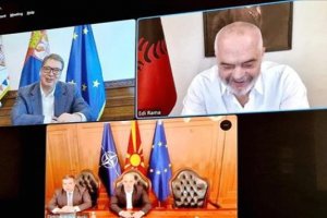 Министър председателят на Северна Македония Димитър Ковачевски албанският му колега