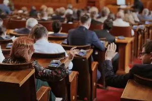 Депутатите решиха за няколко минути проблемите с ТЕЛК