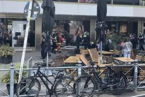 Кола рани 30 души в Берлин