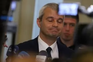 Кой сте вие, г-н Костадинов?