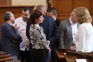 Първият опит на ГЕРБ СДС да бойкотира парламента претърпя провал въпреки
