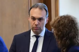 Министър на Кирил Петков иска да е министър и на Габровски