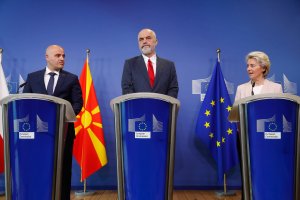 Албания и Северна Македония днес започват преговори за присъединяване към