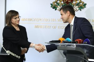 Лидерът на БСП Корнелия Нинова открито нападна президента Румен Радев