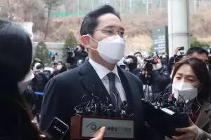 Президентът на Южна Корея помилва осъден за корупция шеф на "Самсунг"