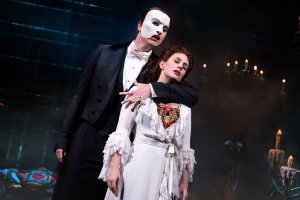 Култовият бродуейски мюзикъл Фантомът на операта ще бъде свален от