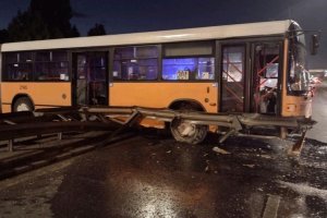 Автобус на градския транспорт катастрофира на столичния булевард Цариградско шосе