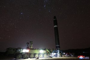 Северна Корея е изстреляла две балистични ракети  предадоха световните агенции цитирани