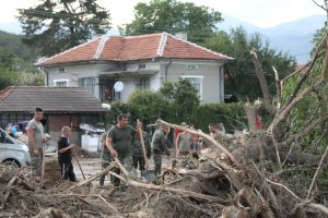 17 дни след наводненията в Карлово Каравелово Богдан Слатина и