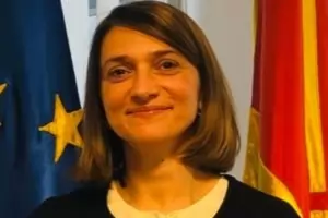 Скопие праща посланик в София