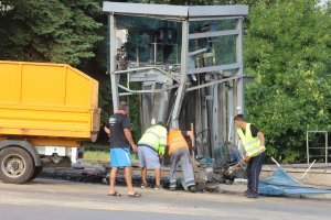Унищоженият асансьор в катастрофата на столичния булевард Черни връх преди