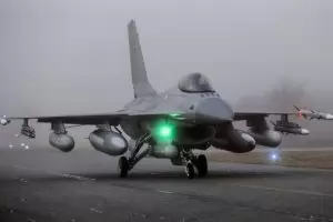 Втори български пилот полетя на F-16