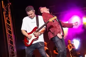 Любо Киров целува два пъти в Зала 1 на НДК