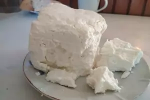 Захарта и сиренето изпревариха олиото по поскъпване