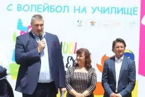 Родители съдят волейболната федерация заради рекет от клубове