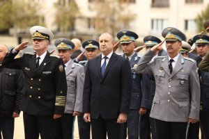 Президентът Румен Радев нападна партиите че загърбват истинските проблеми на българите