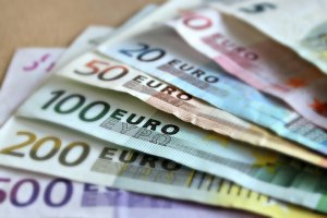 Превалутирането на цените и всички договори от лева в евро