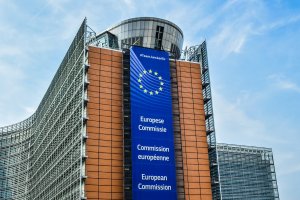 Европейската комисия препоръча Босна и Херцеговина да получи официален статут