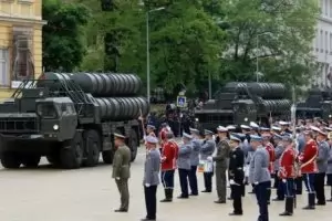 ГЕРБ и ДБ внесоха проекторешения за даване на тежко оръжие на Украйна