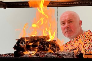 Британският художник Деймиън Хърст започна да изгаря хиляди свои картини