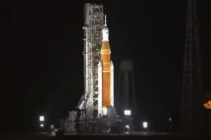 НАСА ще опита да изстреля днес най новата си свръхтежка ракета