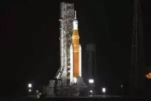 НАСА изстреля ракета към Луната
