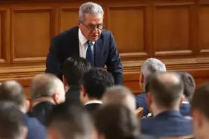 ГЕРБ, ДПС и БСП прокараха хартиените бюлетини