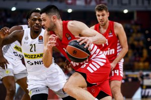 Гръцкият баскетболен гранд Олимпиакос прекъсна серията си от две загуби
