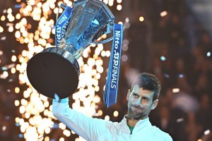 Новак Джокович триумфира като шампион във Финалите на АТР и