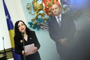 По покана на президента Румен Радев държавният глава на Косово Вьоса
