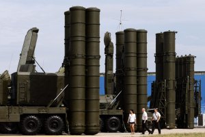 Руските зенитно ракетни системи ЗРК С 400 Триумф са готови за използване