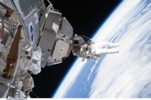Двама астронавти на НАСА ще направят космическа разходка тази събота