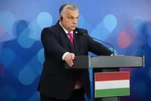 В Европарламента събраха подписите за наказание на Орбан