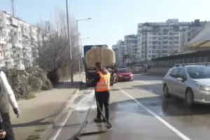 Коледно чудо - в София мият основни булеварди
