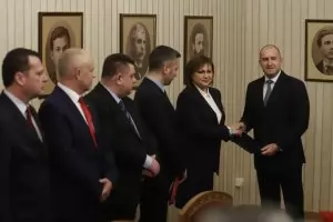 Радев е харесал БСП за мандата заради способността ѝ да се нагажда