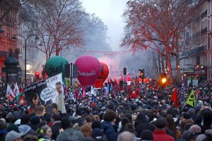 Повече от един милион души излязоха по улиците във Франция