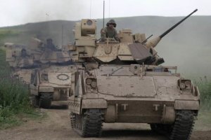 САЩ доставят на Киев убийците на танкове Брадли през България