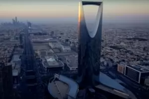 Роналдо ще плаща $300 000 за 17 стаи в Рияд