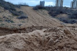 Мистерията с вандалското разораване на дюни в района на плажа