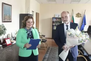 Атака и контраатака: Меджидиев и Сербезова спорят за лекарствата