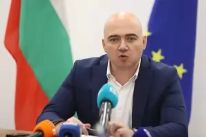 Министър на Радев иронизира грубо новините на украински по БНТ