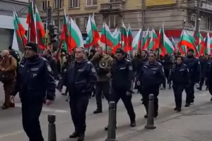 Антинацисти излязоха срещу "Луков марш"