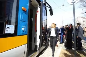 София пусна 14 нови трамвая с климатик и платформа за колички