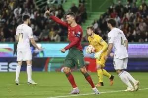 Роналдо ознаменува с два гола новия си световен рекорд